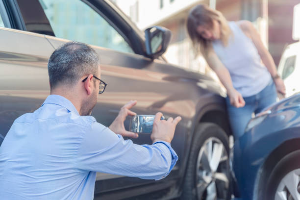 Professional Full Coverage Car Insurance technician working in Las Lomas, CA